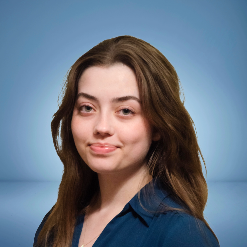 caroline official headshot (1)